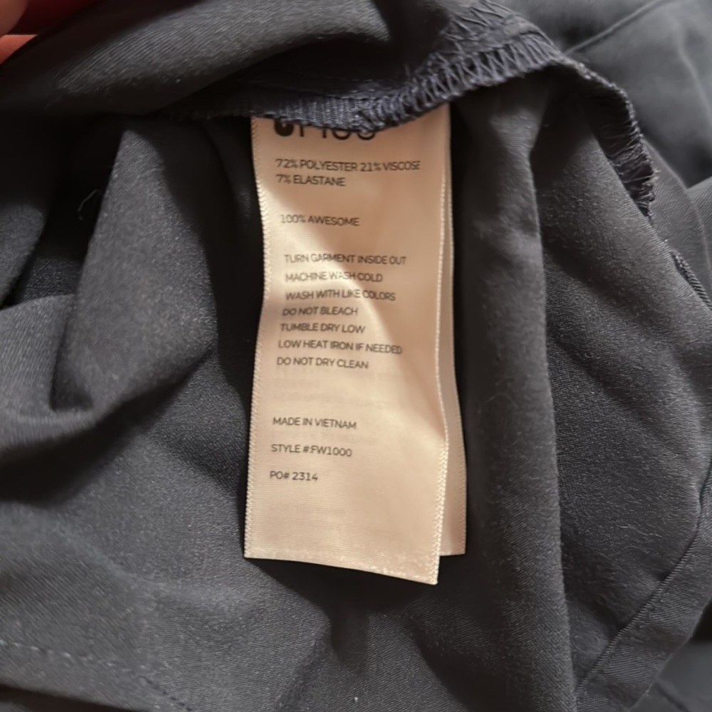Catarina Fig Scrub Top - Picture 6 of 6